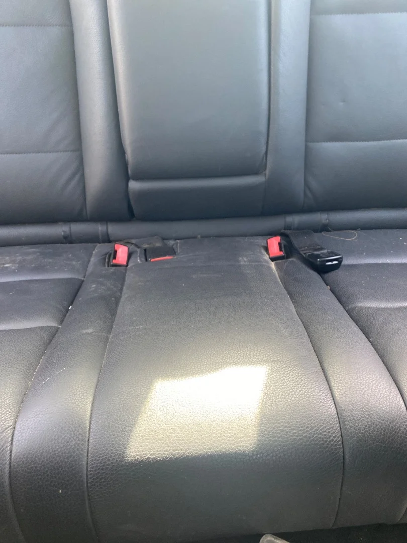 Foto de ENGANCHE CINTURON TRASERO DERECHO BMW SERIE 5 BERLINA (E60) 3.0 24V CAT (231 CV / 170 KW)