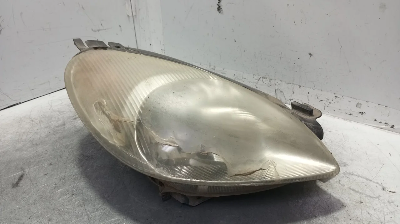 Foto de FARO DERECHO CITROEN XSARA PICASSO 2.0 HDi CAT (RHY / DW10TD) (90 CV / 66 KW) referencia 9631494980