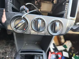 Foto de MANDO CALEFACCION / AIRE ACONDICIONADO VOLKSWAGEN POLO IV (9N3) 1.9 TDI (101 CV / 74 KW)