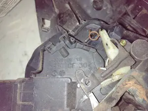 Foto de CERRADURA PUERTA DELANTERA DERECHA FORD FOCUS C-MAX (CAP)(2003) referencia 2400001 foto 5