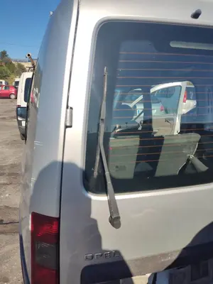 Foto de BRAZO LIMPIA TRASERO OPEL COMBO (CORSA C) 1.7 16V DI CAT (Y 17 DTL / LK8) (65 CV / 48 KW)