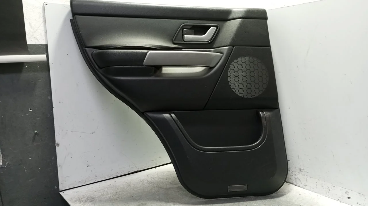 Foto de GUARNECIDO PUERTA TRASERA IZQUIERDA LAND ROVER RANGE ROVER SPORT 2.7 Td V6 CAT (190 CV / 140 KW) referencia ELB501951XXX