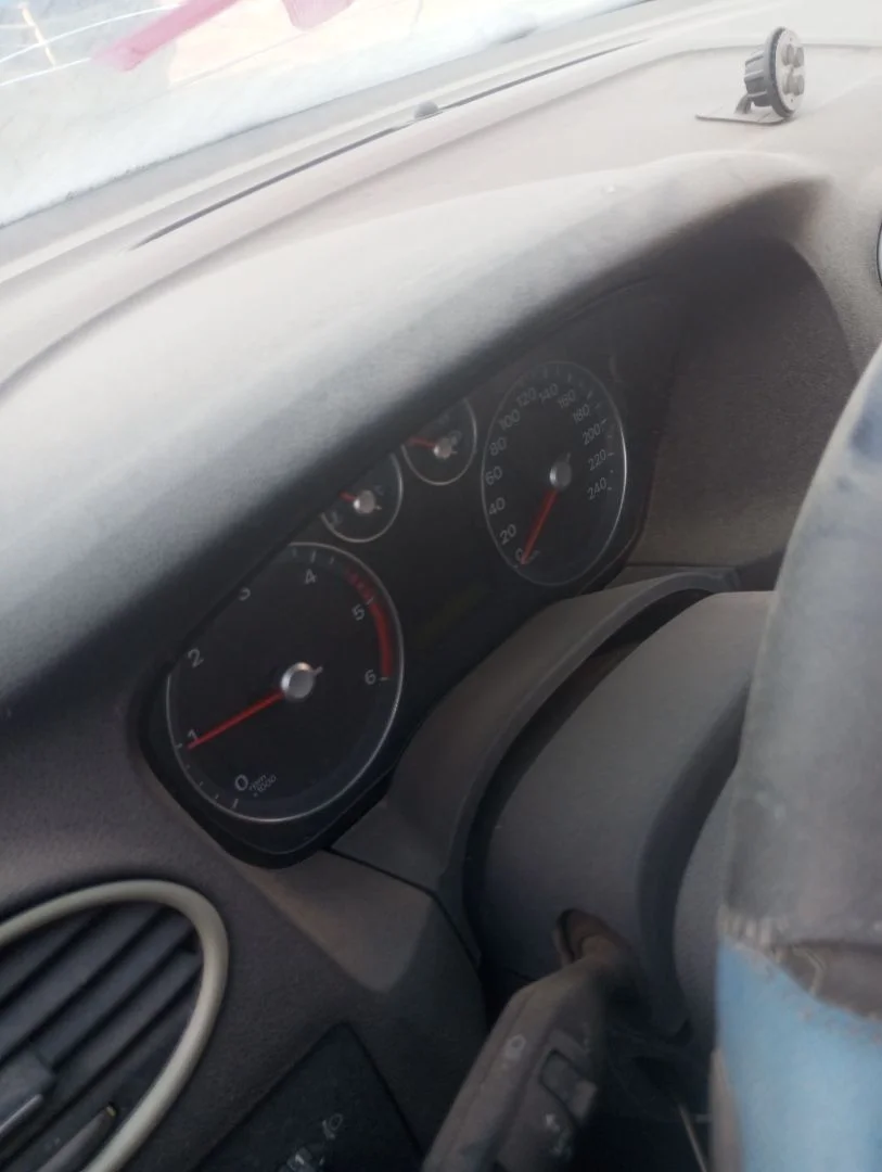 Foto de CUADRO INSTRUMENTOS FORD FOCUS BERLINA (CAP) 1.6 TDCi CAT (109 CV / 80 KW)