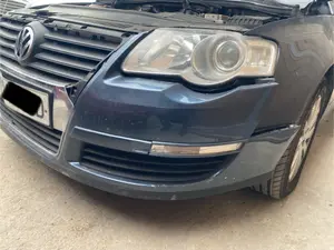 Foto de PARAGOLPES DELANTERO VOLKSWAGEN PASSAT BERLINA (3C2) 2.0 TDI (140 CV / 103 KW) foto 2