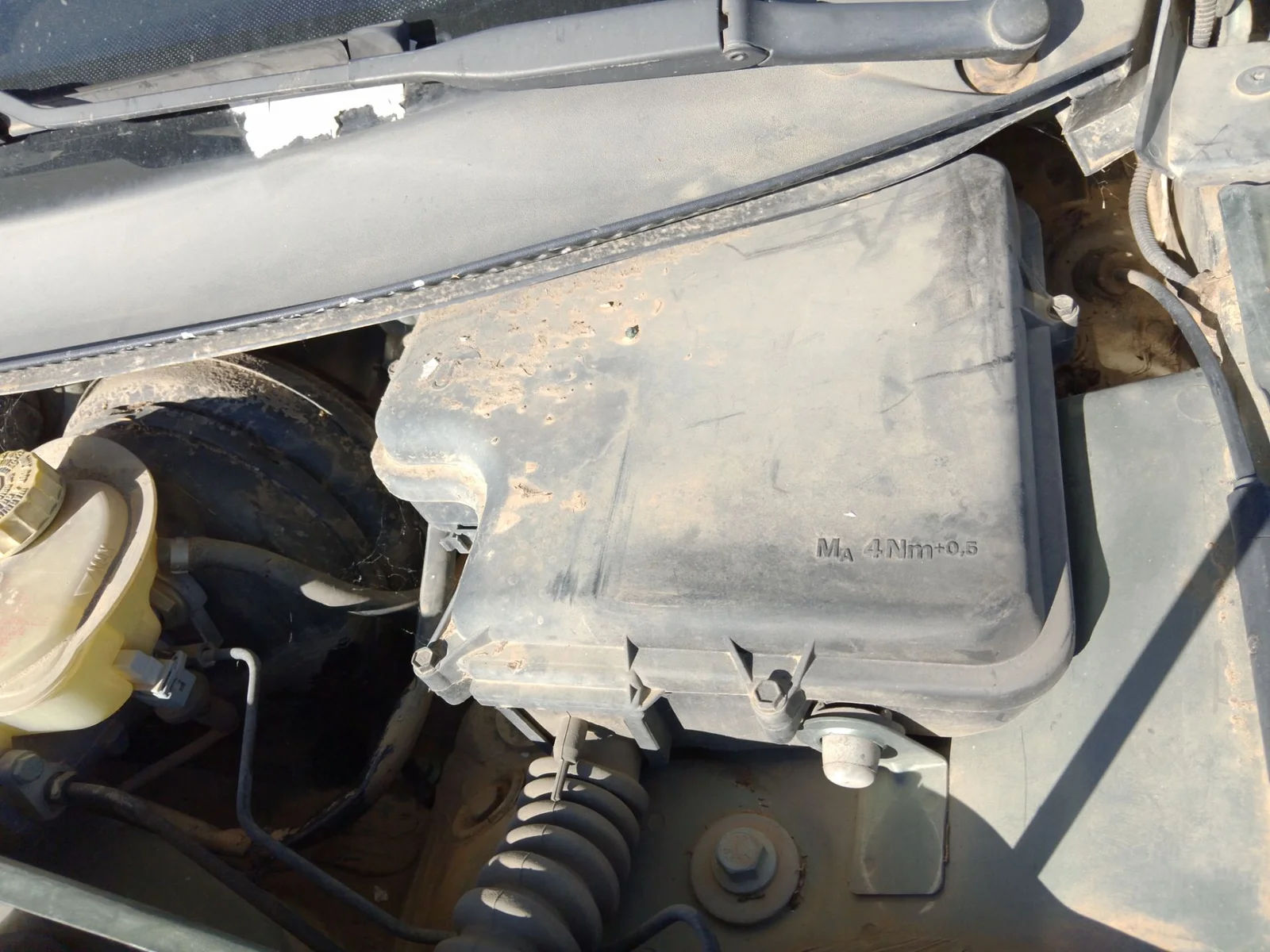Foto de CAJA RELES / FUSIBLES VOLKSWAGEN PASSAT BERLINA (3B3) 1.9 TDI (131 CV / 96 KW)