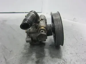 Foto de BOMBA DIRECCION AUDI A4 AVANT (B5) referencia 8D0145177 foto 2