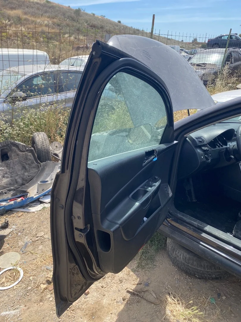 Foto de GOMAS CONTORNO PUERTA VOLKSWAGEN PASSAT VARIANT (3C5) 2.0 TDI DPF (170 CV / 125 KW)