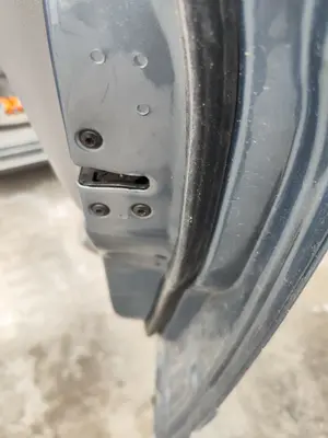 Foto de CERRADURA PUERTA DELANTERA DERECHA KIA CARNIVAL 2.9 CRDi CAT (185 CV / 136 KW) referencia 813204D010