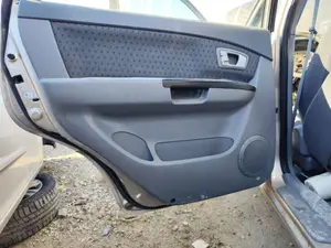 Foto de GUARNECIDO PUERTA TRASERA IZQUIERDA KIA CARENS (RS) 1.8 16V CAT (126 CV / 93 KW)