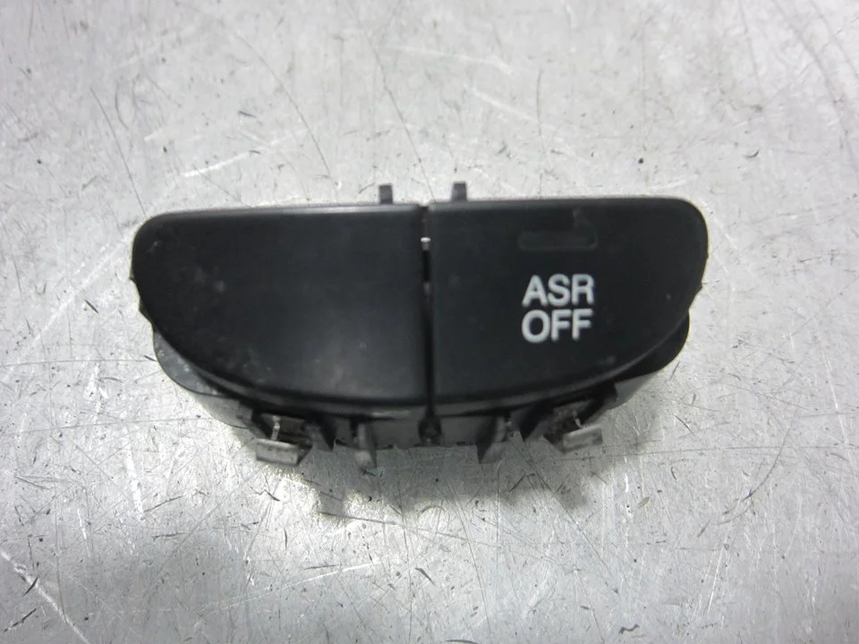 Foto de INTERRUPTOR FIAT 500L (330) 1.3 16V JTD CAT (84 CV / 62 KW) referencia 735575243