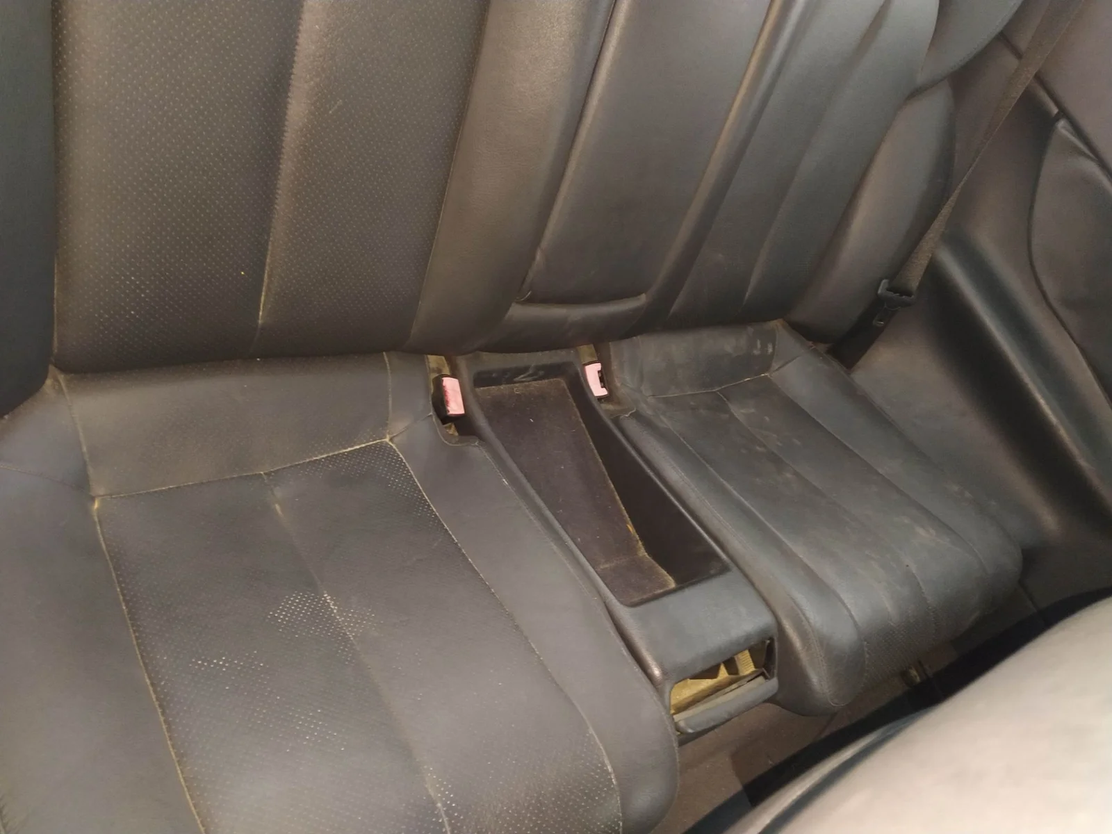 Foto de ENGANCHE CINTURON TRASERO IZQUIERDO MERCEDES-BENZ CLK (BM 208) COUPE 3.2 V6 18V CAT (218 CV / 160 KW)