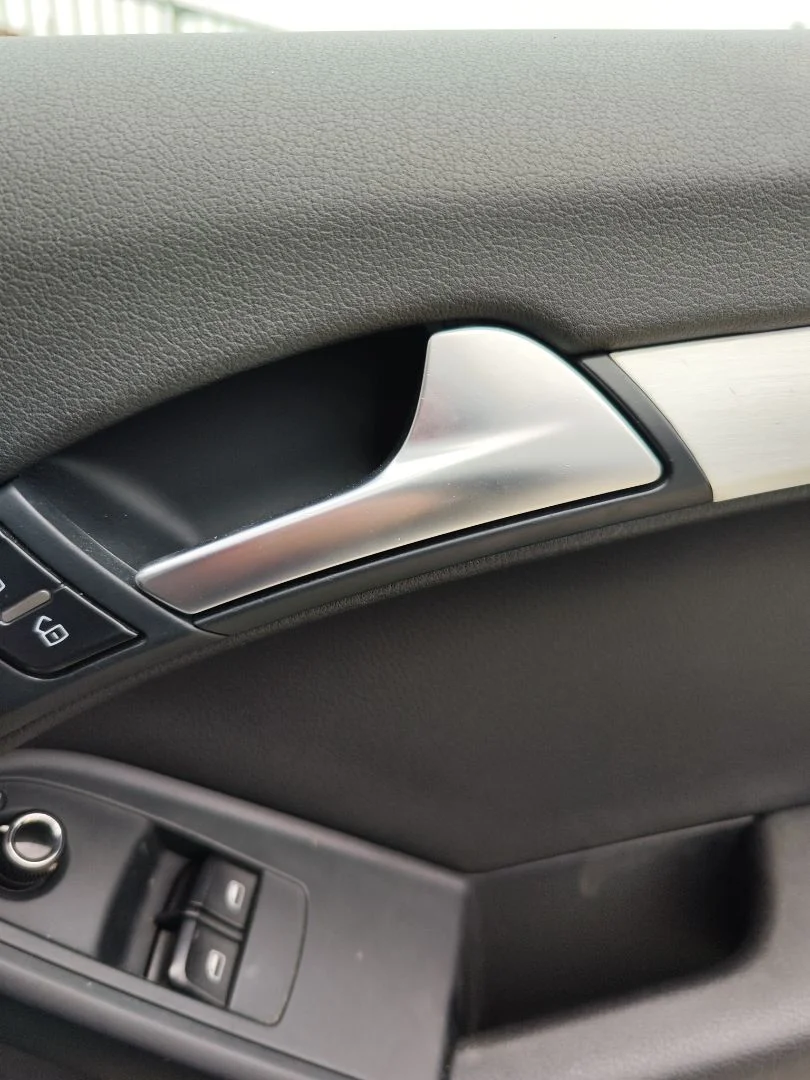 Foto de MANETA INTERIOR DELANTERA DERECHA AUDI A5 COUPE (8T) 2.0 16V TDI (170 CV / 125 KW)