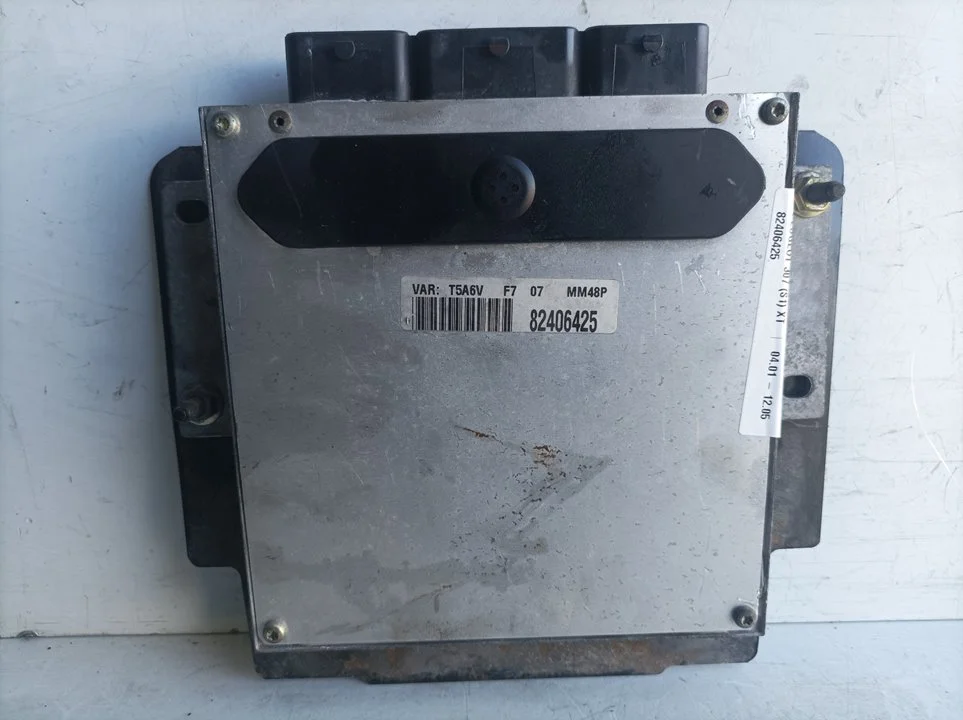 Foto de CENTRALITA MOTOR UCE PEUGEOT 307 (S1)(04.2001) 2.0 16V CAT (136 CV / 100 KW) referencia 82406425