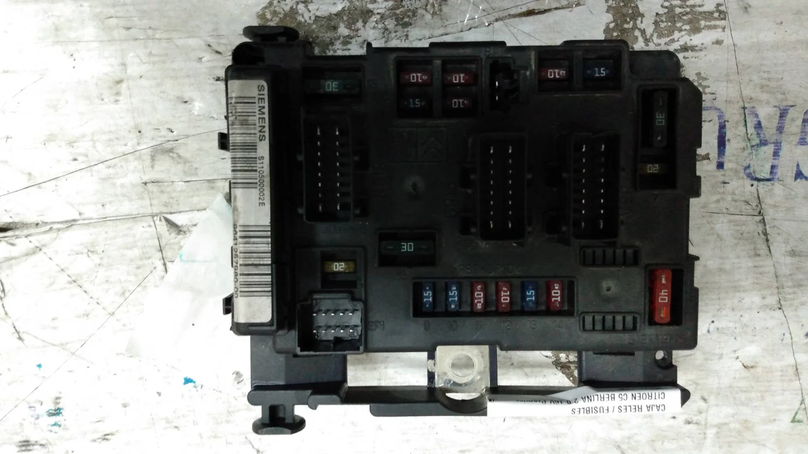 Foto de CAJA RELES / FUSIBLES CITROEN C5 BERLINA 2.0 16V CAT (RFN / EW10J4) (136 CV / 100 KW) referencia 9641257980
