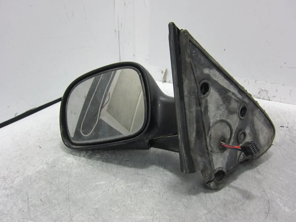 Foto de RETROVISOR IZQUIERDO CHRYSLER VOYAGER (RG) 2.5 CRD CAT (141 CV / 104 KW) referencia 04894413AE