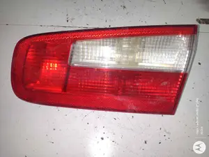 Foto de PILOTO TRASERO DERECHO INTERIOR RENAULT LAGUNA II (BG0) 1.9 dCi Diesel (120 CV / 88 KW) referencia 8200002476