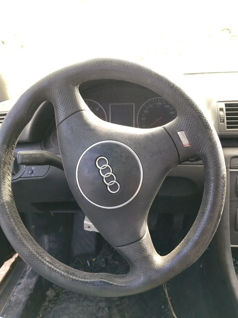 Foto de VOLANTE AUDI A4 AVANT (8E) 1.9 TDI (131 CV / 96 KW) referencia 8E0419091CRFKZ