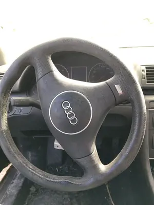 Foto de VOLANTE AUDI A4 AVANT (8E) 1.9 TDI (131 CV / 96 KW) referencia 8E0419091CRFKZ