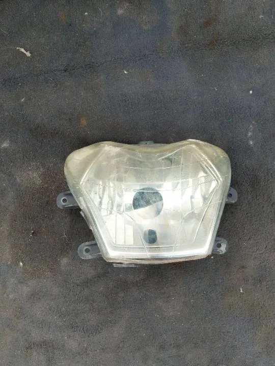 Foto de FARO DELANTERO KYMCO AGILITY 50/125 referencia 80000T430007