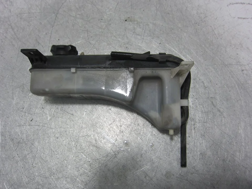 Foto de DEPOSITO EXPANSION HYUNDAI MATRIX (FC) 1.6 CAT (103 CV / 76 KW) referencia 2548117000