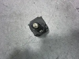 Foto de INTERRUPTOR SEAT LEON (1M1) 1.8 20V (125 CV / 92 KW) referencia 1K2945511 foto 3