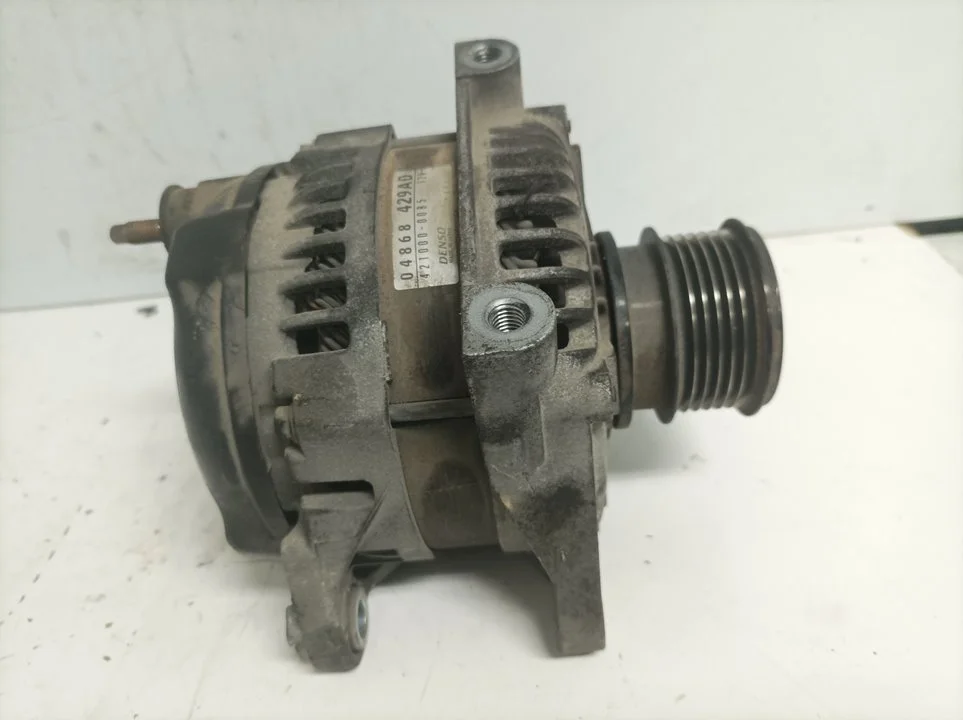 Foto de ALTERNADOR CHRYSLER VOYAGER (RG) 2.8 CRD CAT (150 CV / 110 KW) referencia 04868429AD