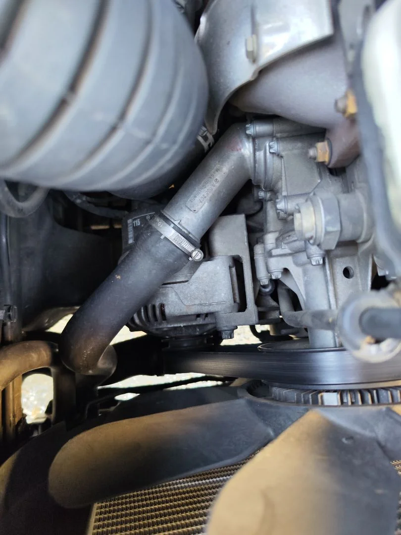 Foto de ALTERNADOR MERCEDES-BENZ CLASE E (BM 210) BERLINA 3.0 Turbodiesel CAT (177 CV / 130 KW)
