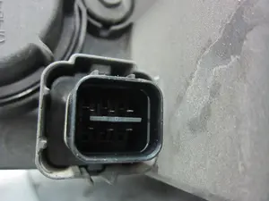 Foto de FARO DERECHO SSANGYONG KYRON 2.0 (141 CV / 104 KW) referencia 8310209100 foto 6
