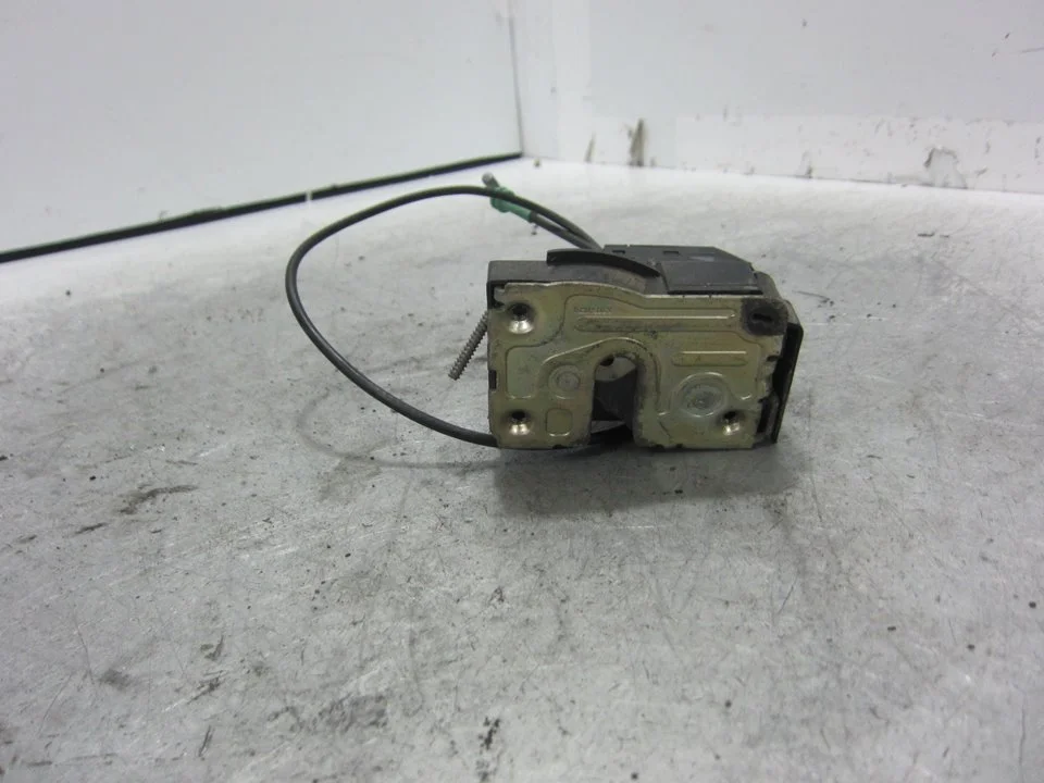 Foto de CERRADURA PUERTA TRASERA IZQUIERDA RENAULT MEGANE I FASE 2 CLASSIC (LA...) 1.4 16V (95 CV / 70 KW) referencia 7701473173