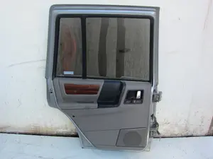 Foto de PUERTA TRASERA IZQUIERDA CHRYSLER JEEP GR.CHEROKEE (ZJ)/(Z) 5.2 V8 CAT (211 CV / 155 KW) foto 5