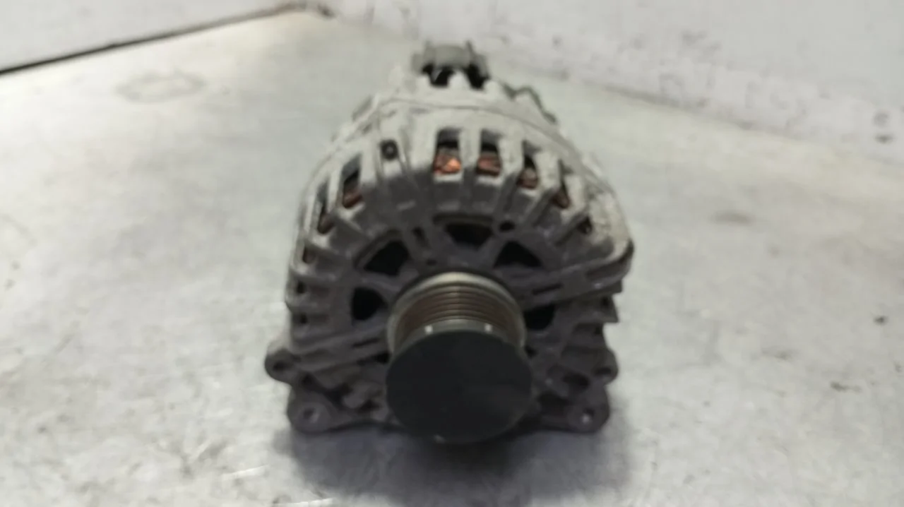 Foto de ALTERNADOR AUDI A6 AVANT (4GD) 2.0 16V TDI (190 CV / 140 KW) referencia 04L903017C