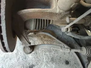 Foto de BRAZO SUSPENSION DELANTERO DERECHO RENAULT SCENIC II (JM) 1.5 dCi Diesel (106 CV / 78 KW)