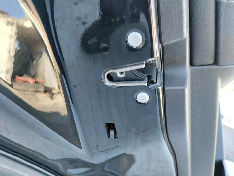 Foto de CERRADURA PUERTA TRASERA IZQUIERDA MERCEDES-BENZ CLASE GLE (BM 292) COUPE 3.0 CDI CAT (258 CV / 190 KW)