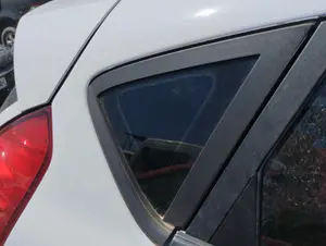 Foto de LUNA CUSTODIA TRASERA DERECHA FORD FIESTA (CNN) 1.5 TDCi CAT (75 CV / 55 KW) referencia 43R00048