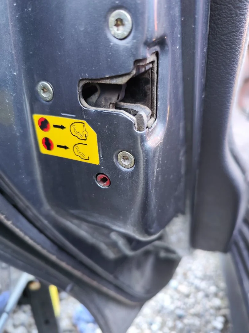 Foto de CERRADURA PUERTA TRASERA IZQUIERDA CITROEN C5 BERLINA 2.0 HDi (109 CV / 80 KW)