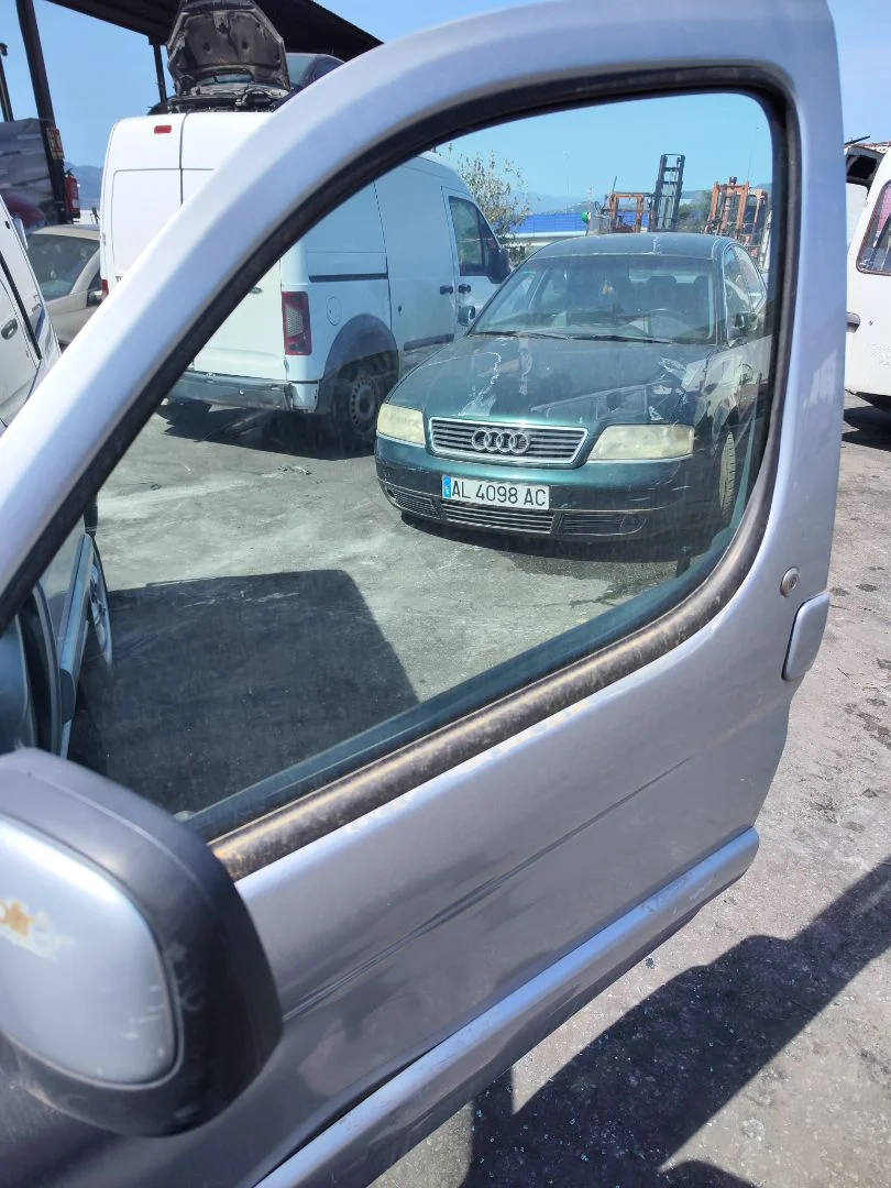 Foto de LUNA DELANTERA IZQUIERDA CITROEN BERLINGO 2.0 HDi CAT (RHY / DW10TD) (90 CV / 66 KW) referencia 9806252880