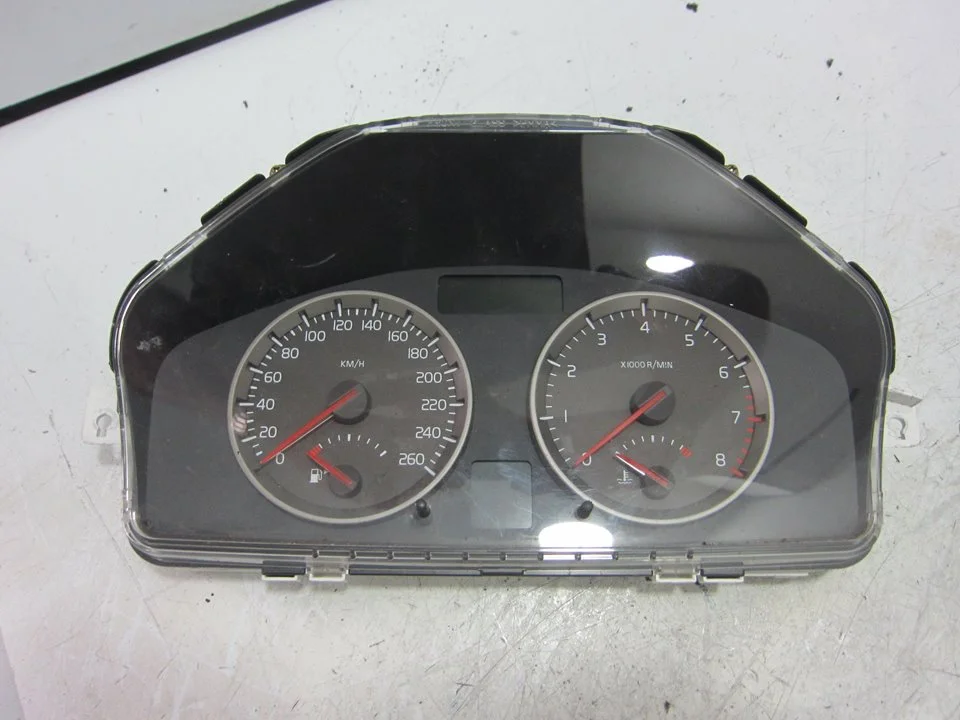 Foto de CUADRO INSTRUMENTOS VOLVO S40 BERLINA 2.5 20V Turbo CAT (220 CV / 162 KW) referencia 8697035