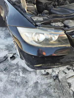 Foto de FARO DERECHO BMW SERIE 3 BERLINA (E90) 2.0 16V Diesel (163 CV / 120 KW) foto 2