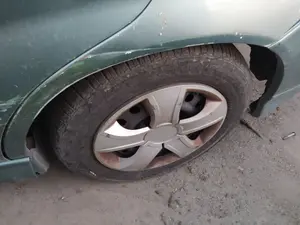Foto de BRAZO SUSPENSION TRASERO IZQUIERDO NISSAN ALMERA TINO (V10M) 1.8 16V CAT (114 CV / 84 KW)