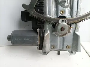 Foto de ELEVALUNAS DELANTERO DERECHO OPEL ZAFIRA B referencia A337013132221 foto 3