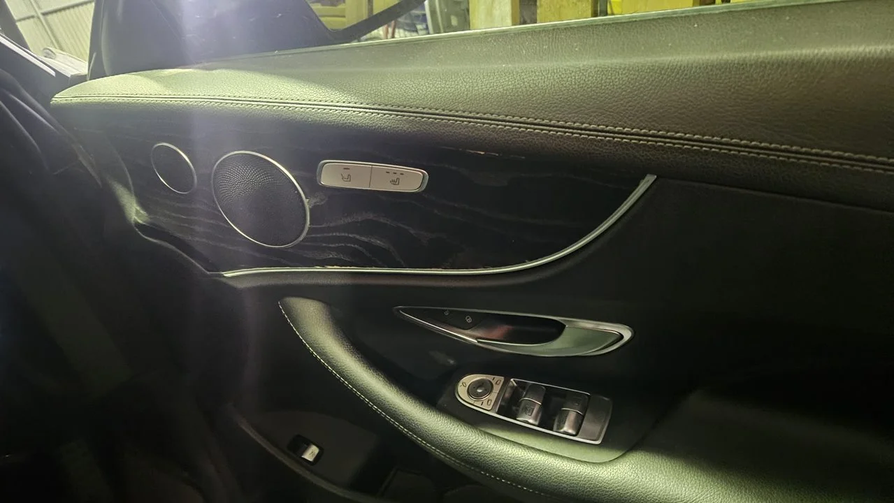 Foto de GUARNECIDO PUERTA DELANTERA DERECHA MERCEDES-BENZ CLASE E (BM 238) COUPE 2.0 CDI CAT (194 CV / 143 KW) referencia A2387202200 9H15
