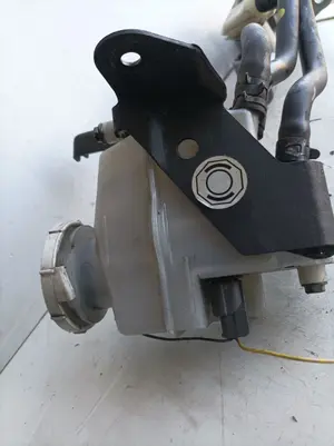 Foto de BOMBA FRENO MITSUBISHI GRANDIS (NA0W) 2.0 DI-D CAT (136 CV / 100 KW) foto 3