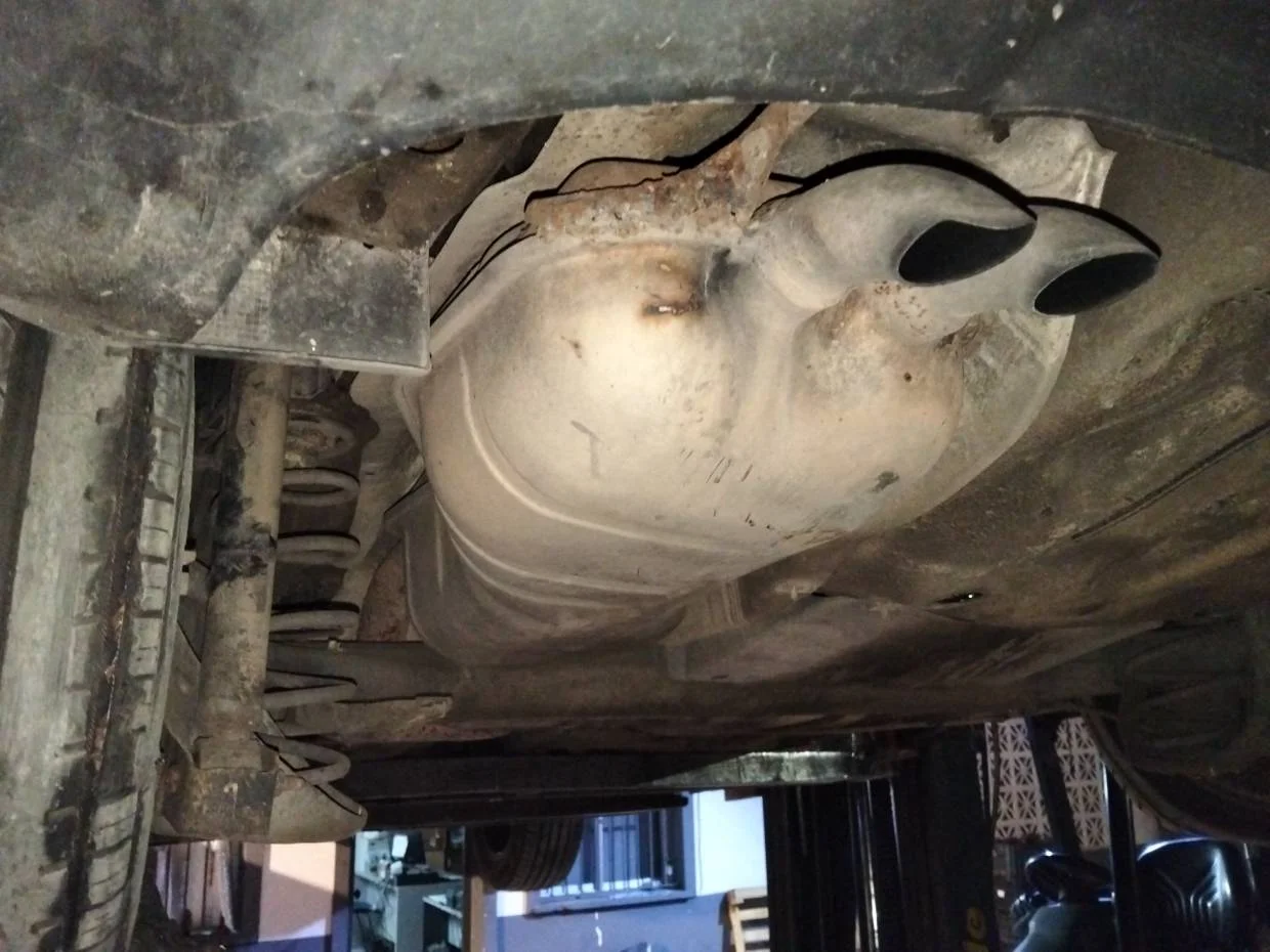 Foto de SILENCIADOR TRASERO VOLKSWAGEN GOLF IV BERLINA (1J1)(10.1997)
