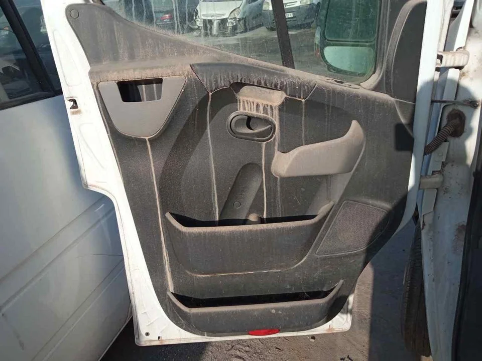 Foto de GUARNECIDO PUERTA DELANTERA IZQUIERDA NISSAN NV400 FURGON (X62) 2.3 dCi Diesel CAT (125 CV / 92 KW)