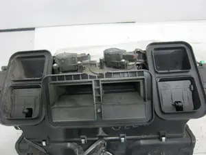 Foto de CALEFACCION ENTERA NORMAL MERCEDES-BENZ CLS (BM 219) 5.0 V8 24V CAT (306 CV / 225 KW) foto 12