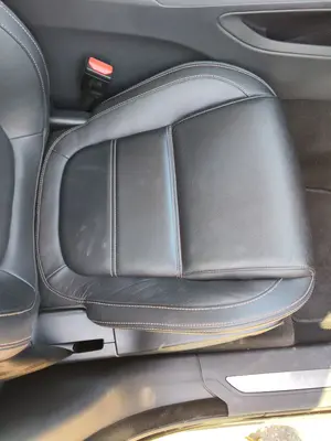 Foto de ASIENTO DELANTERO DERECHO JAGUAR F-PACE 3.0 V6 Diesel CAT (301 CV / 221 KW)