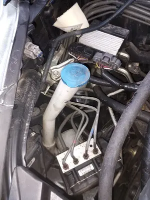 Foto de DEPOSITO LIMPIA TOYOTA COROLLA VERSO (R1) 2.2 Turbodiesel CAT (136 CV / 100 KW)