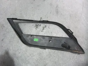 Foto de MOLDURA ANTINIEBLA DERECHA SEAT LEON (5F1) 1.6 TDI (105 CV / 77 KW) referencia 5F0853666A foto 2
