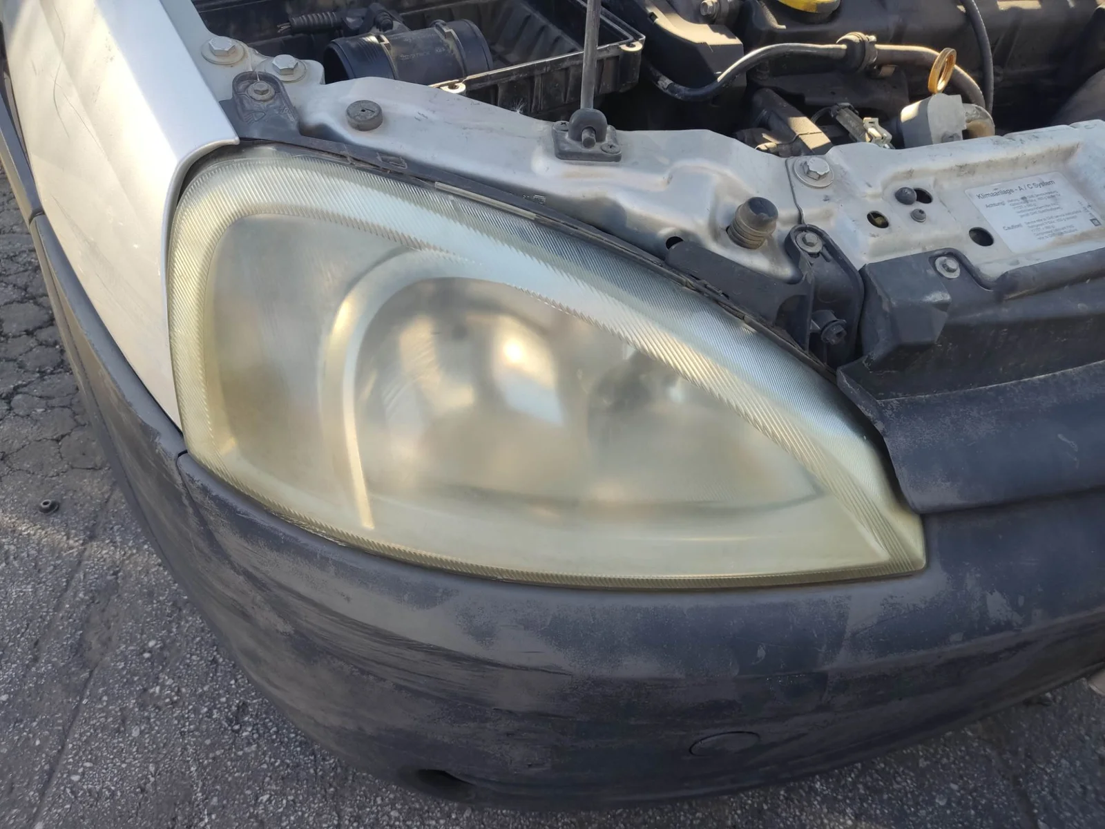 Foto de FARO DERECHO OPEL COMBO (CORSA C) 1.7 16V DI CAT (Y 17 DTL / LK8) (65 CV / 48 KW)