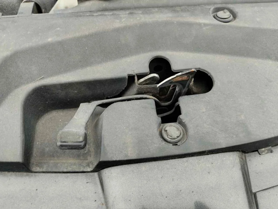 Foto de CERRADURA CAPO HONDA ACCORD BERLINA (CL/CN) 2.0 VTEC CAT (155 CV / 114 KW)